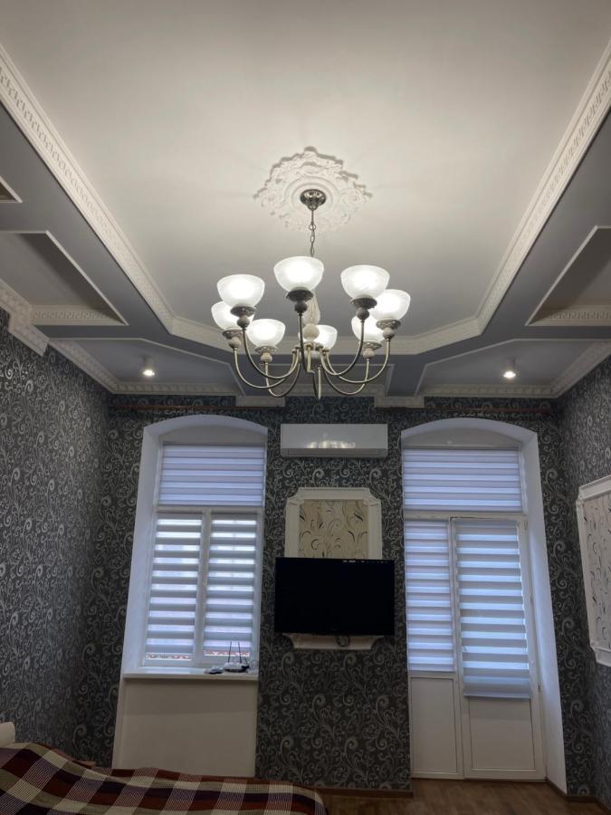 Lux Apartment In Zentrum Chernivtsi Luaran gambar