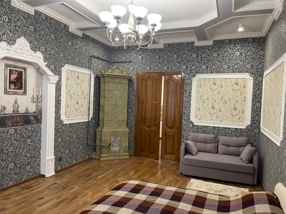 Lux Apartment In Zentrum Chernivtsi Luaran gambar