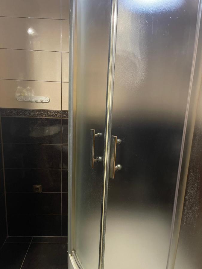 Lux Apartment In Zentrum Chernivtsi Luaran gambar
