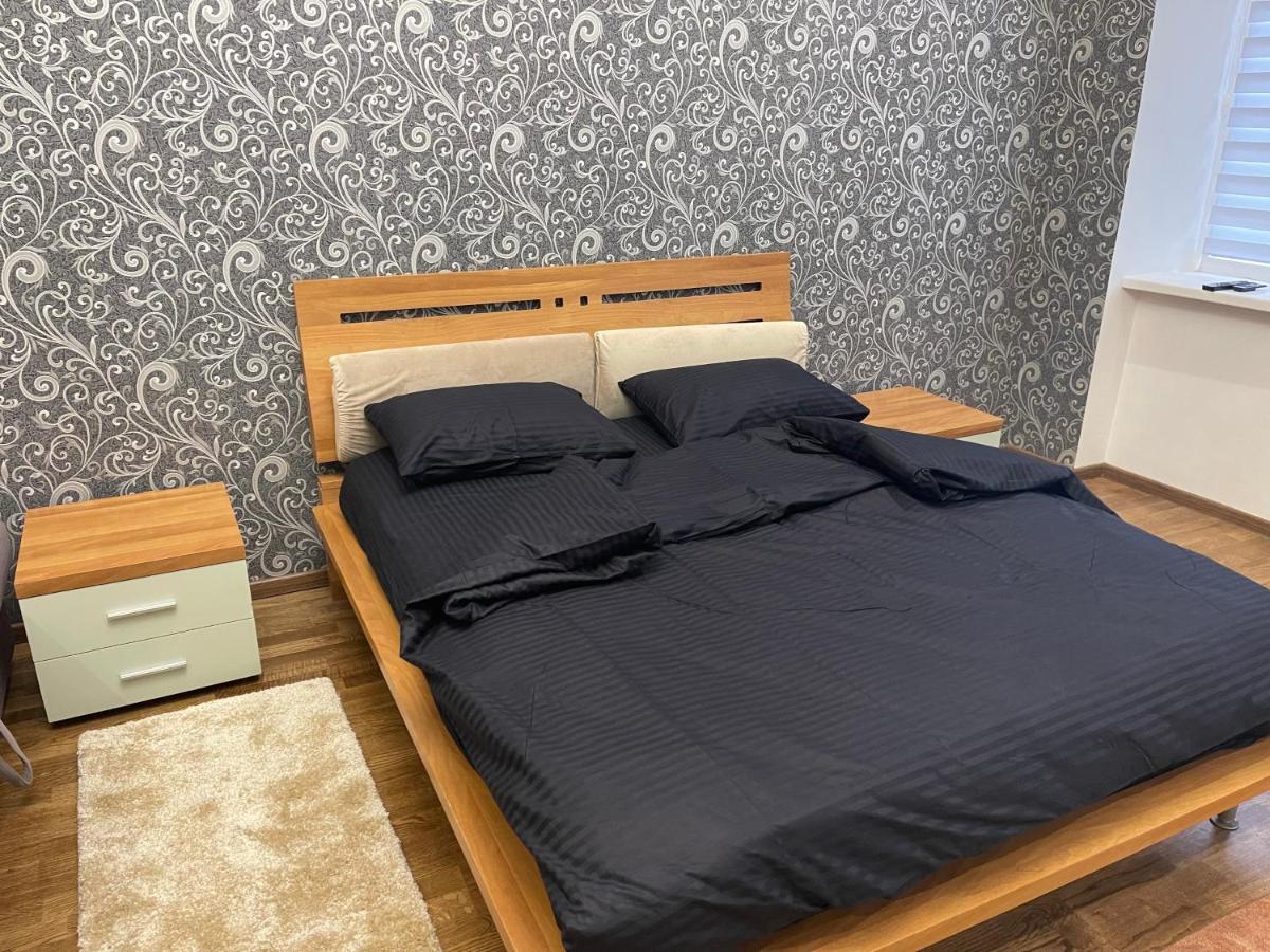 Lux Apartment In Zentrum Chernivtsi Luaran gambar